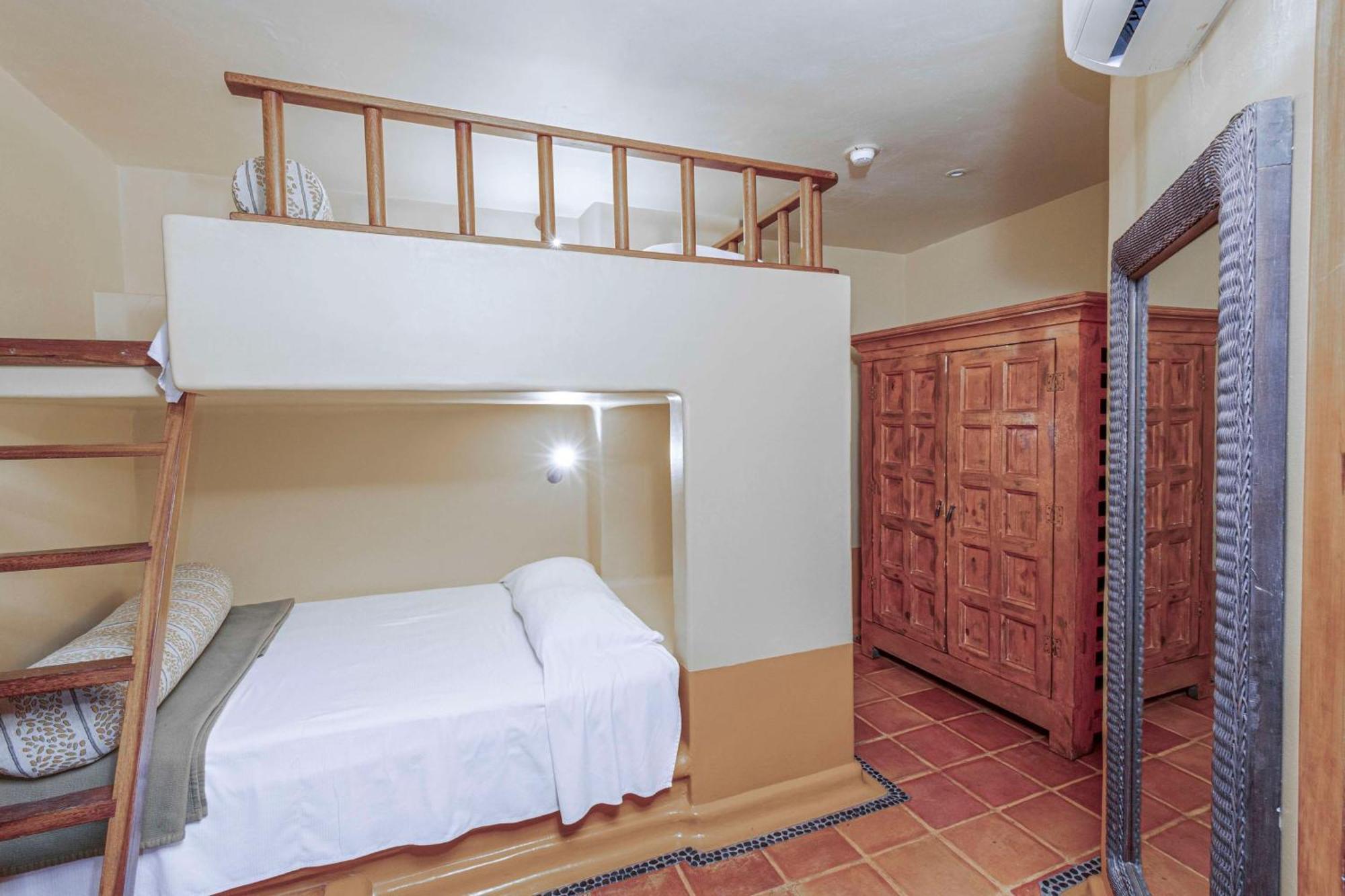 Hilton Grand Vacations Club Zihuatanejo Otel Dış mekan fotoğraf